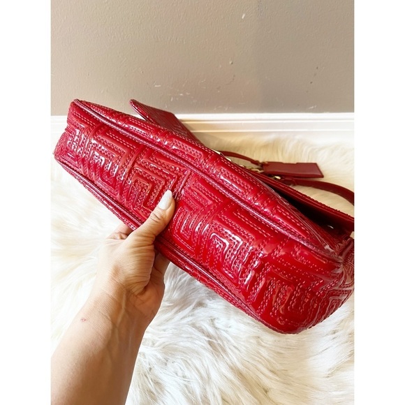Gianni Versace Made In Italy Red Patent Leather Chain Shoulder Bag - Picture 3 of 12